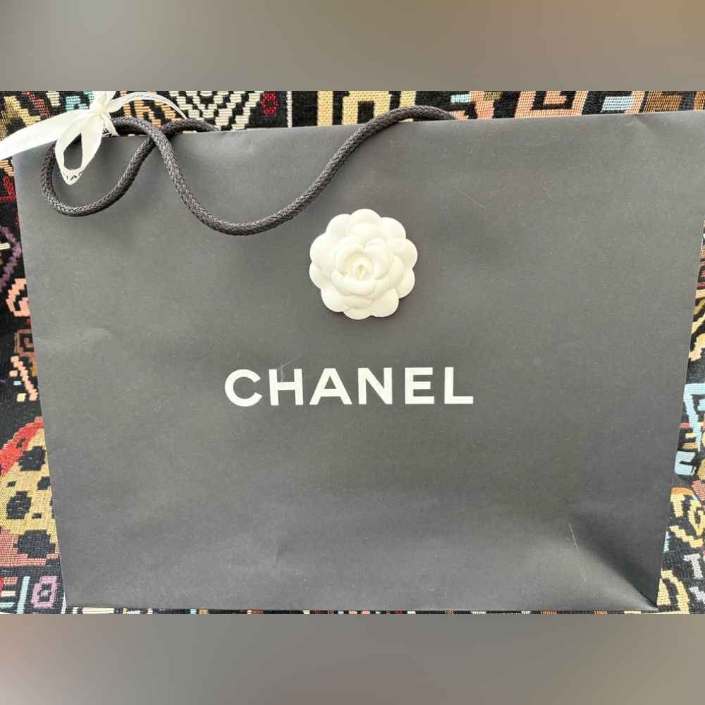 ***💸💸 SALE*** 
Chanel Paper Gift Bag -+ Camélia + Ribbon